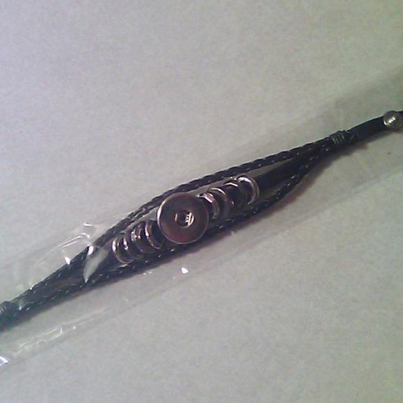 NWOT/SNAP BRACELET W/H 2 SNAPS - Picture 4 of 12
